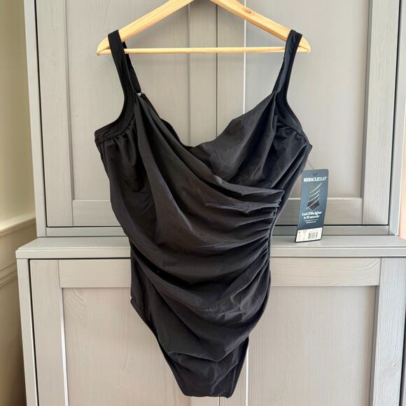 Miraclesuit Black Plus Size Sanibel Underwire One-Piece Swimsuit ~ US 18W - Picture 1 of 16